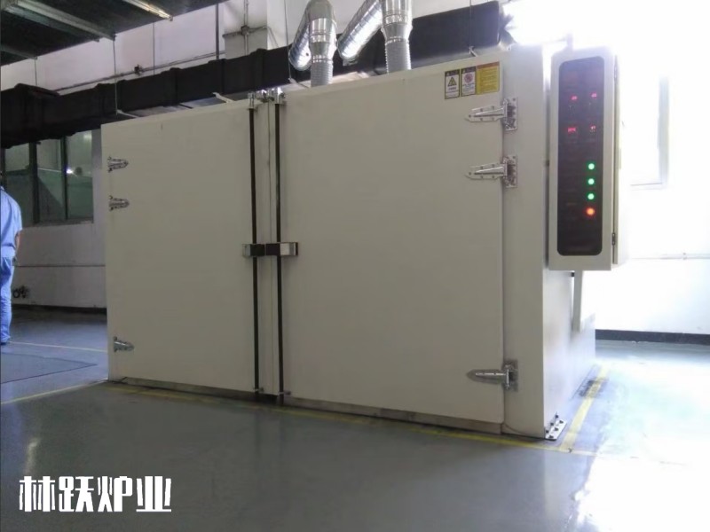 電熱鼓風(fēng)干燥箱